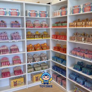 Toyzbee collectable shelf