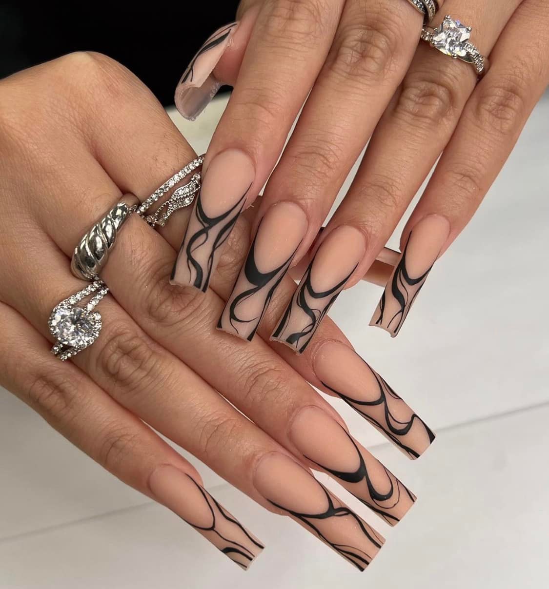 LexiLexis Nails