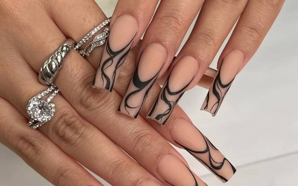 LexiLexis Nails